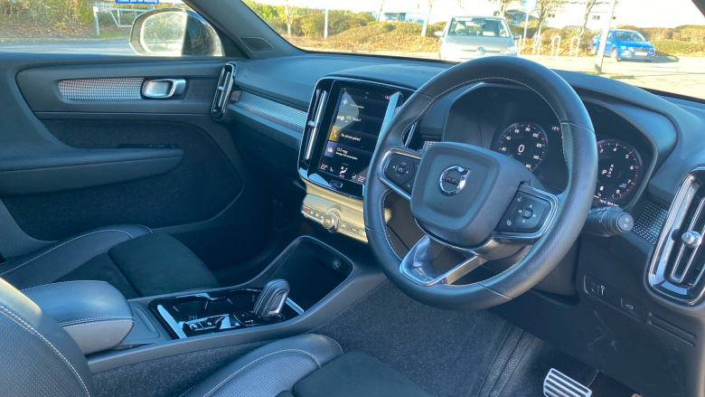 Volvo Xc40 2.0 B4P R DESIGN Pro 5dr Auto Petrol Estate